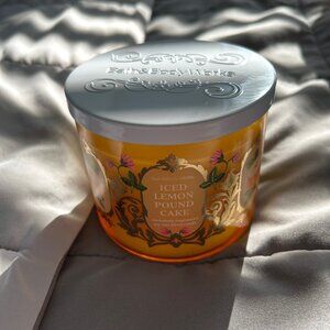Bath & Body Works Iced Lemon Pound Cake 3-Wick 14.5 oz Jar Candle